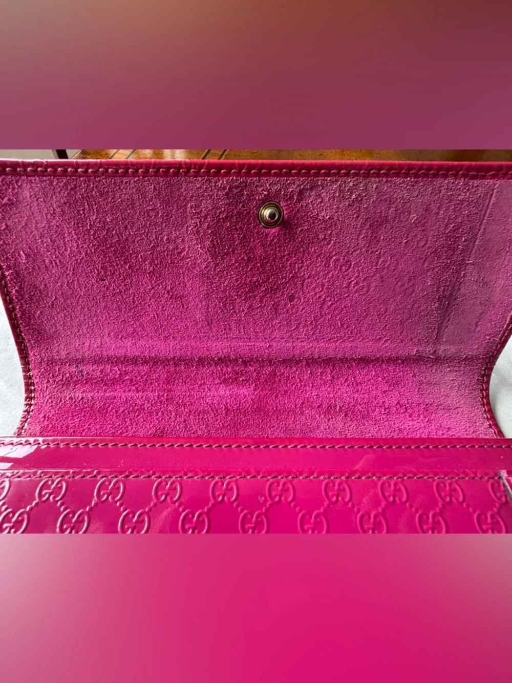 Gucci Patent Microguccissima Nice Wallet in Fuchsia, - Picture 6 of 11